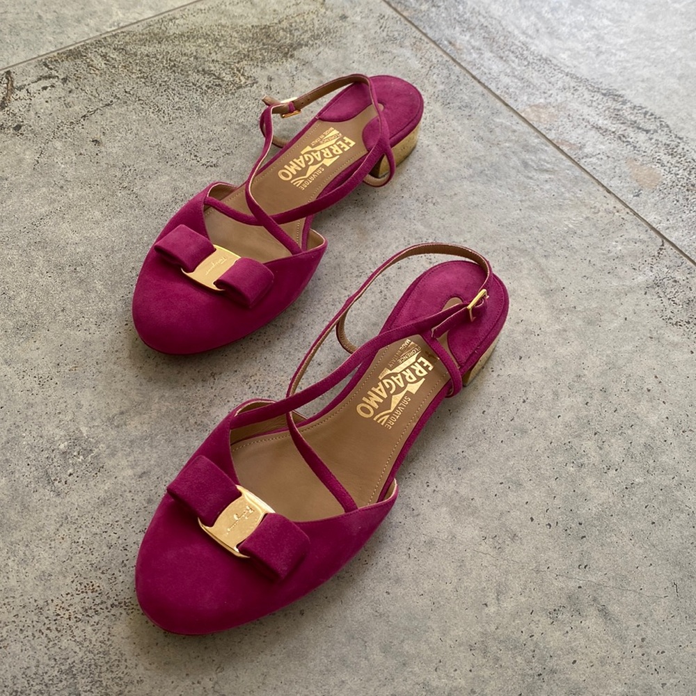 Pink suede sling back shoes. In great condition.